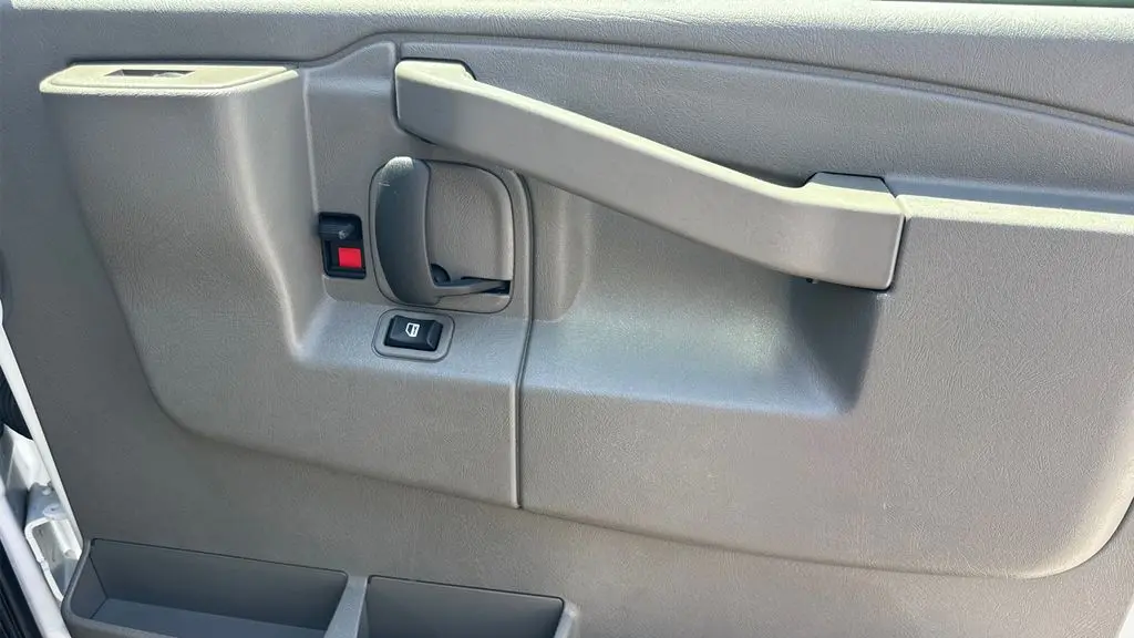 2025 Chevrolet Express LT 3500