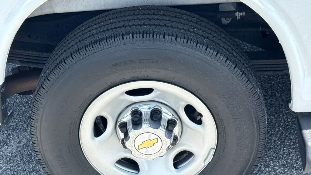 2025 Chevrolet Express LT 3500