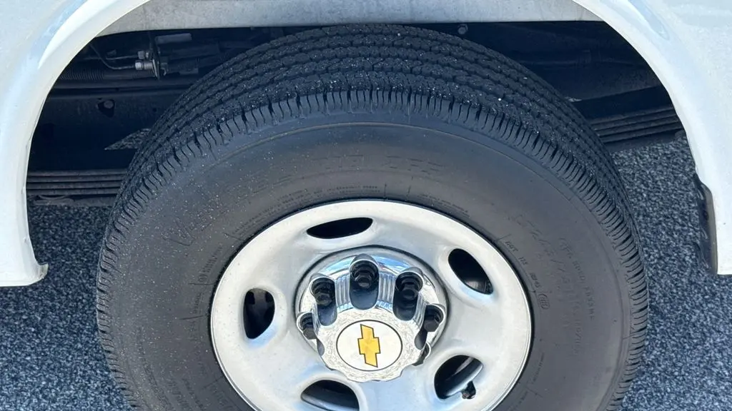 2025 Chevrolet Express LT 3500