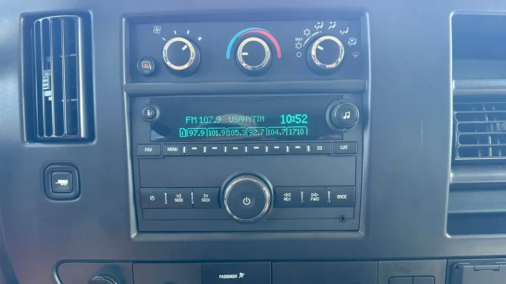 2025 Chevrolet Express LT 3500