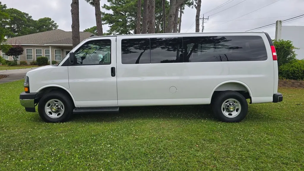 2025 Chevrolet Express LT 3500