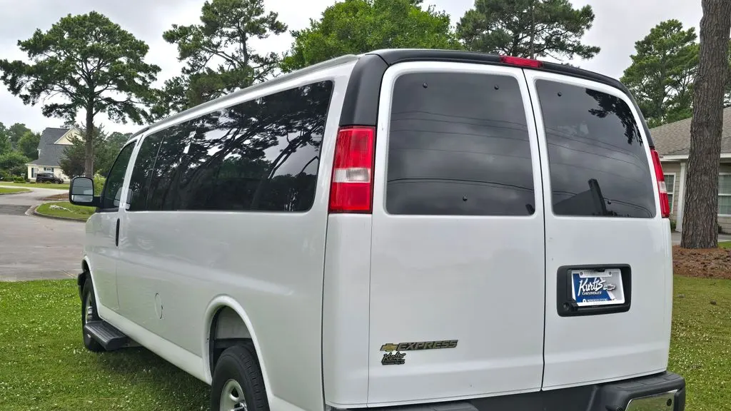 2025 Chevrolet Express LT 3500