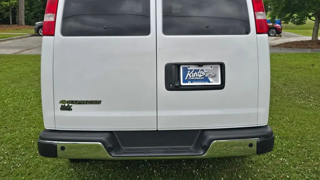 2025 Chevrolet Express LT 3500
