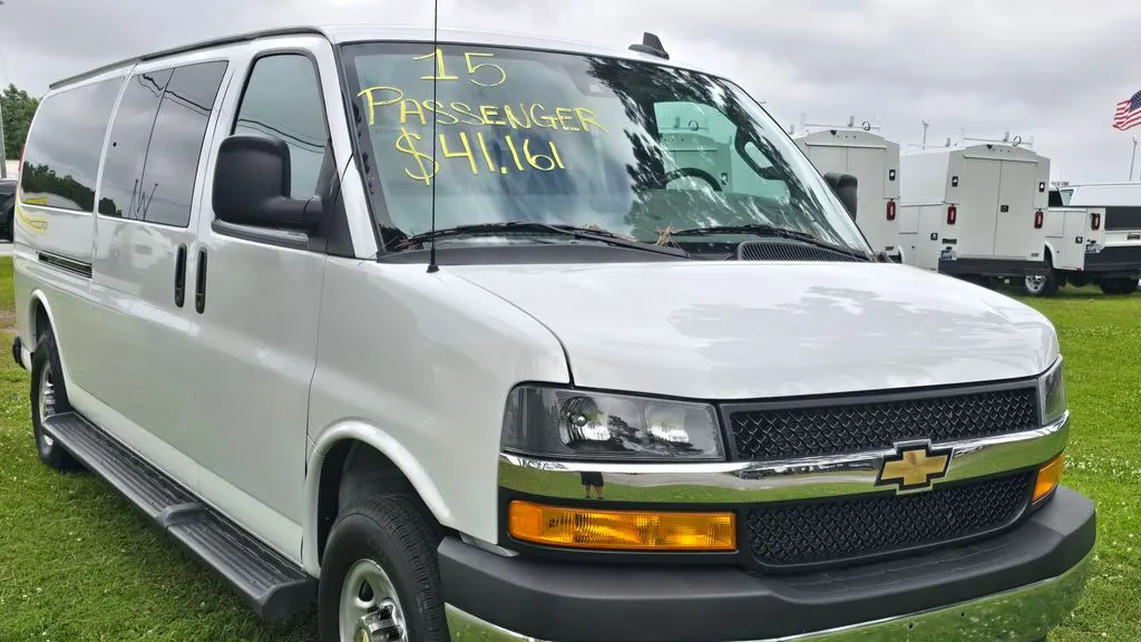 2025 Chevrolet Express LT 3500
