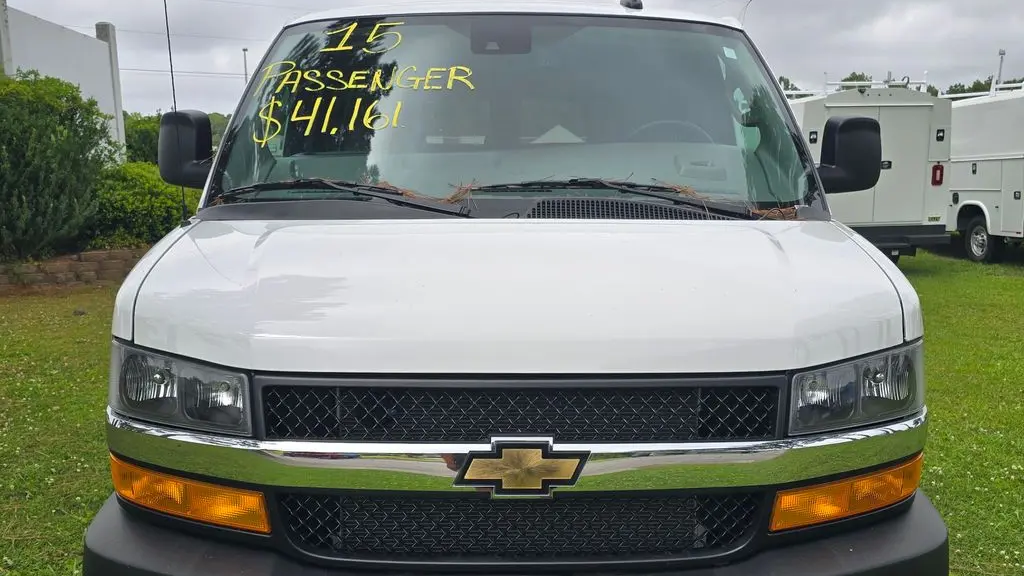 2025 Chevrolet Express LT 3500