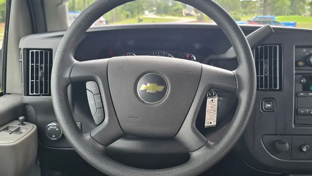2025 Chevrolet Express LT 3500
