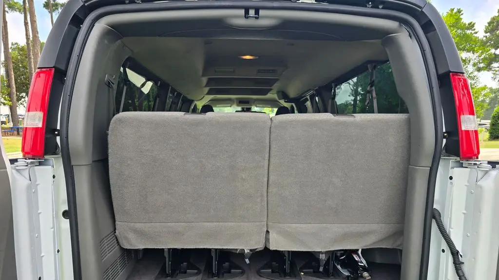 2025 Chevrolet Express LT 3500