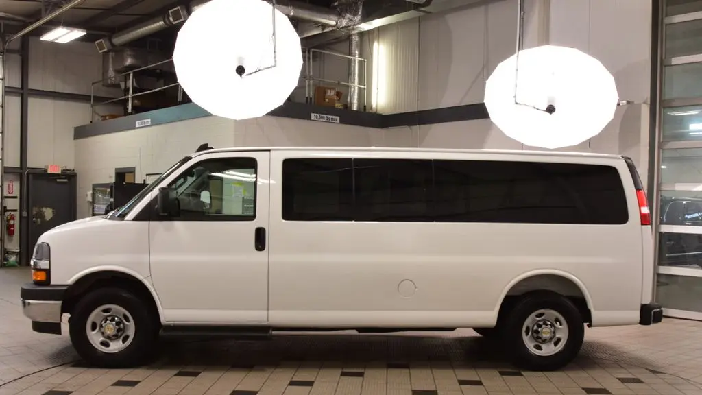 2025 Chevrolet Express LT 3500