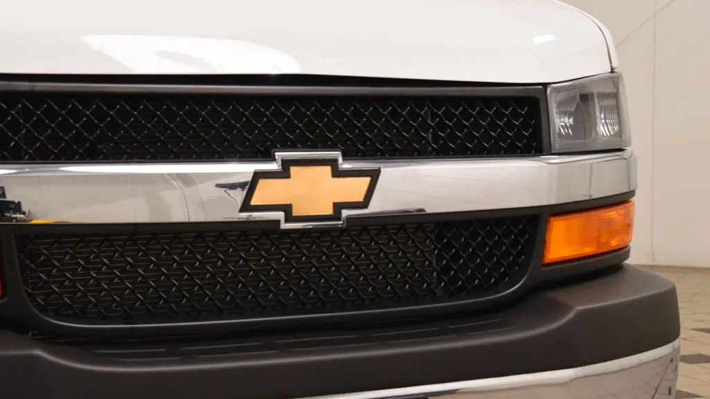 2025 Chevrolet Express LT 3500