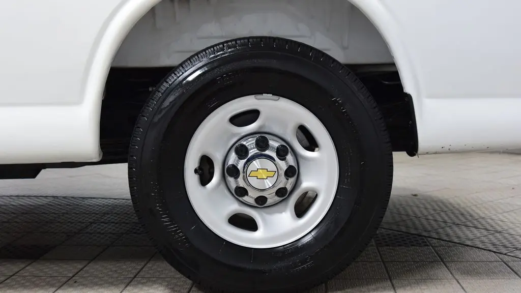 2025 Chevrolet Express LT 3500