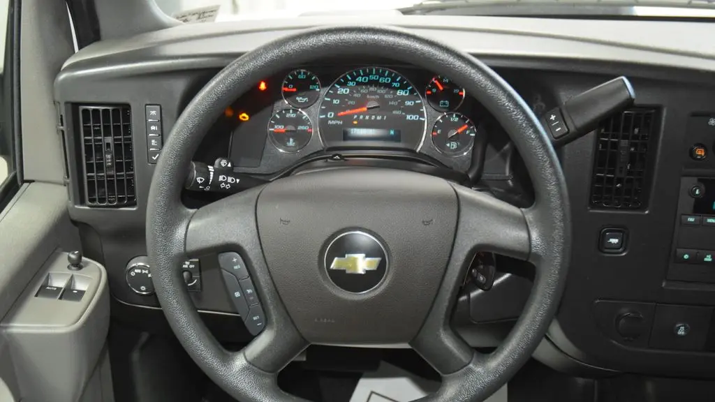 2025 Chevrolet Express LT 3500