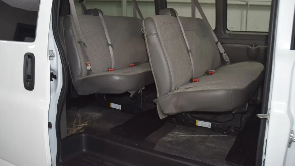 2025 Chevrolet Express LT 3500