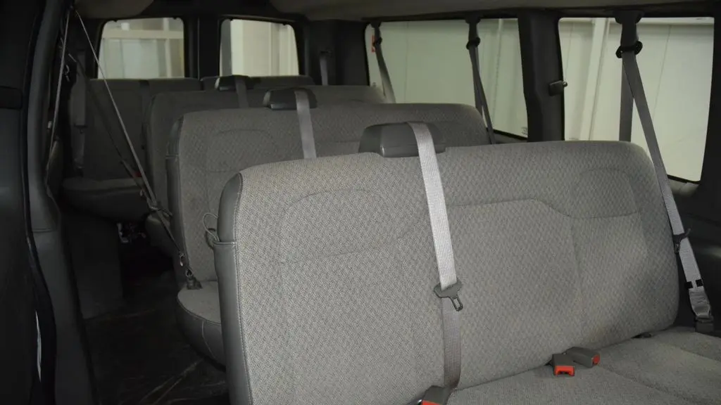 2025 Chevrolet Express LT 3500
