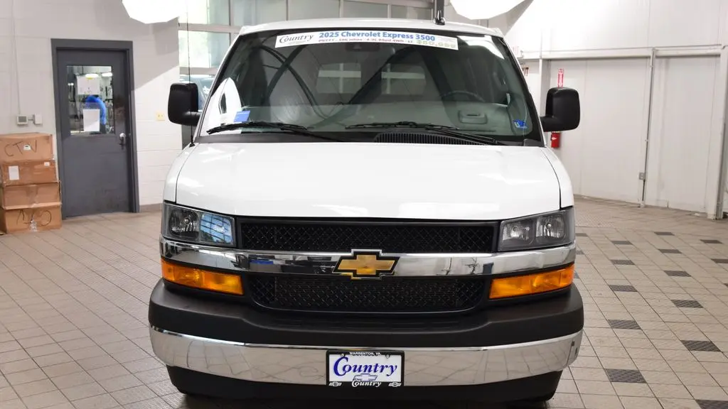 2025 Chevrolet Express LT 3500
