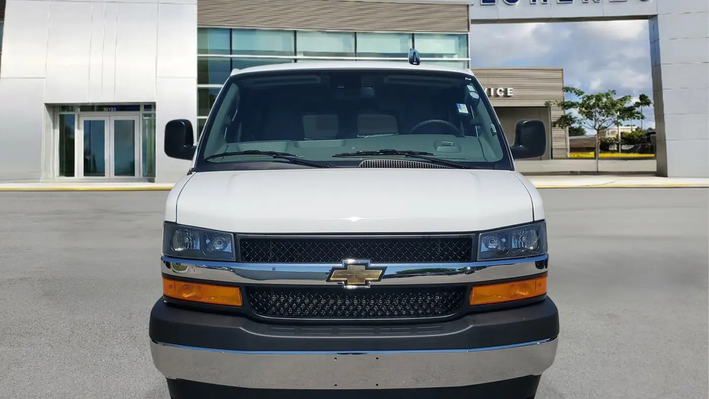 2025 Chevrolet Express LT 3500