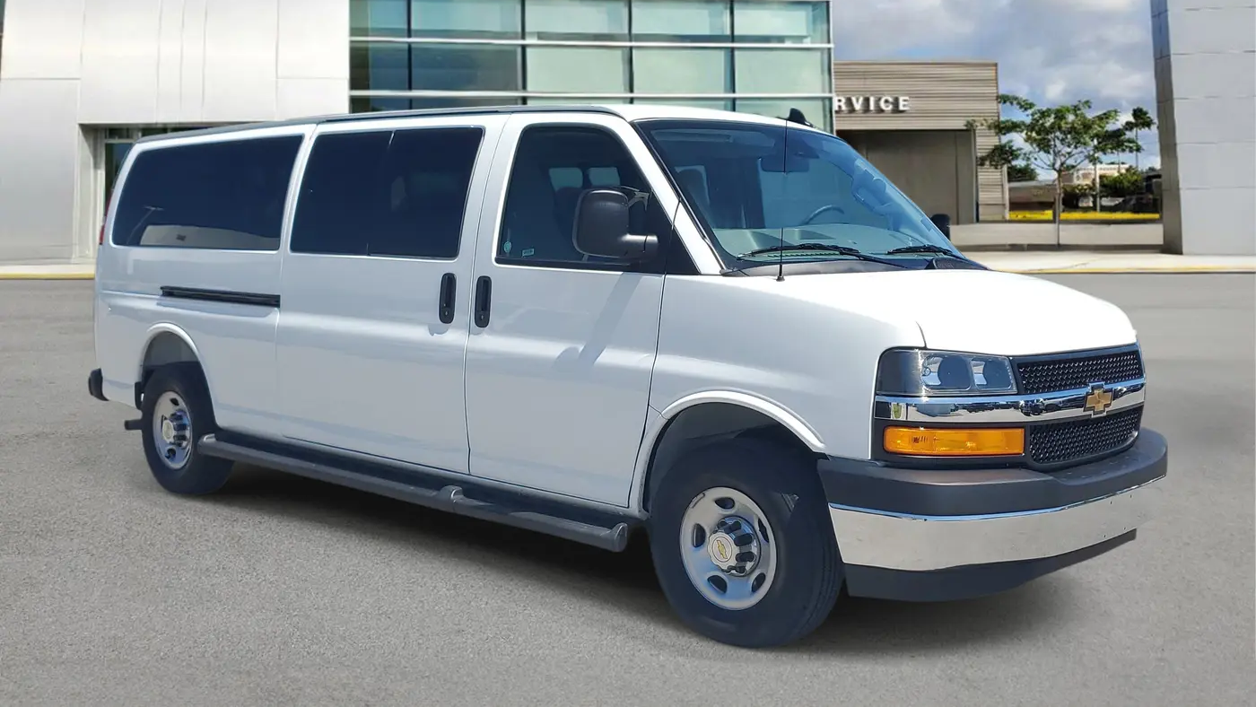 2025 Chevrolet Express LT 3500