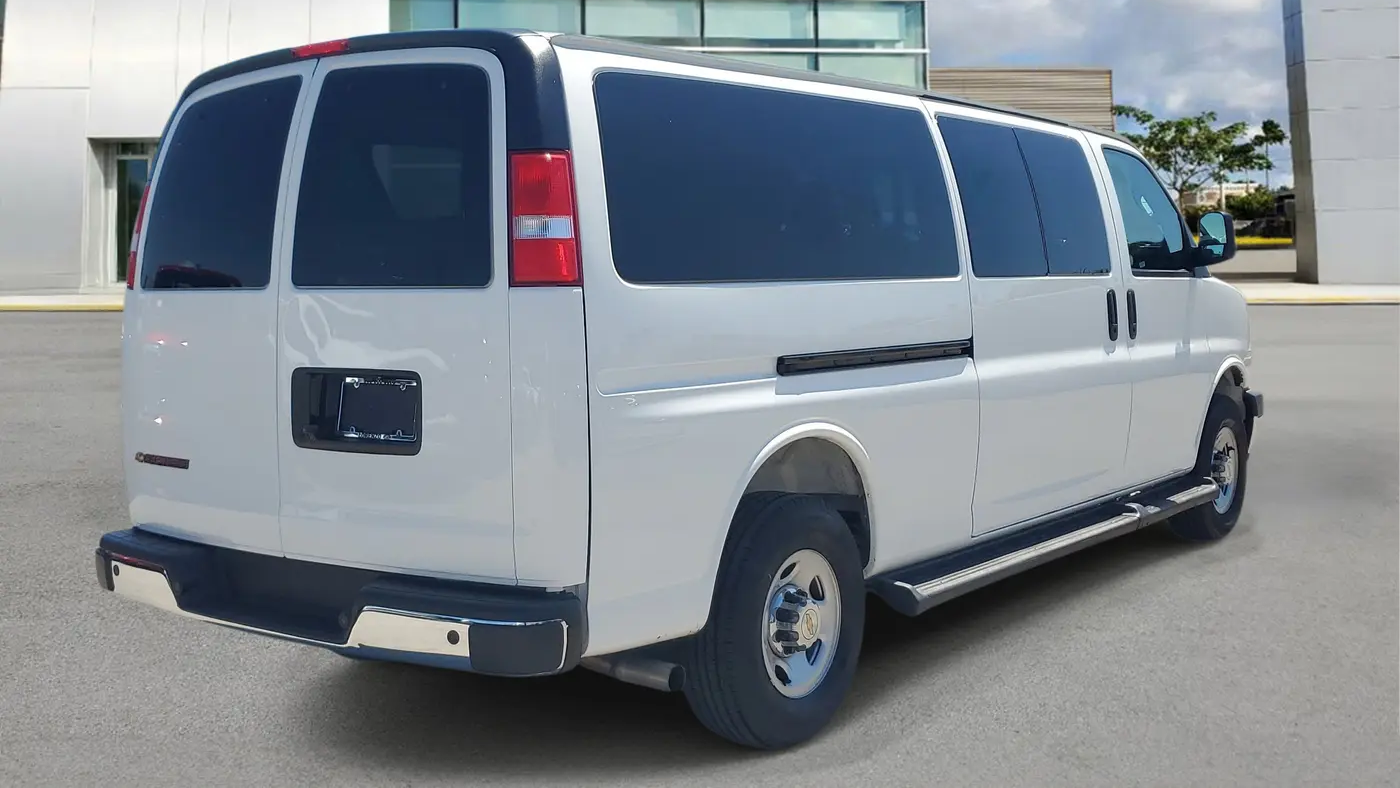 2025 Chevrolet Express LT 3500