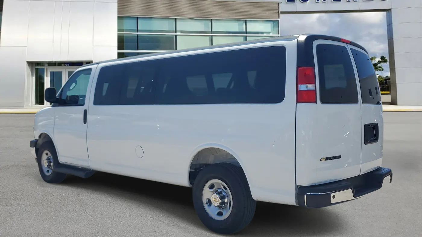 2025 Chevrolet Express LT 3500