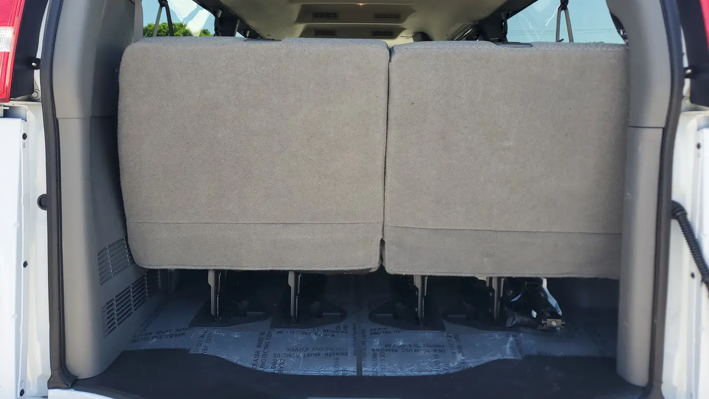 2025 Chevrolet Express LT 3500