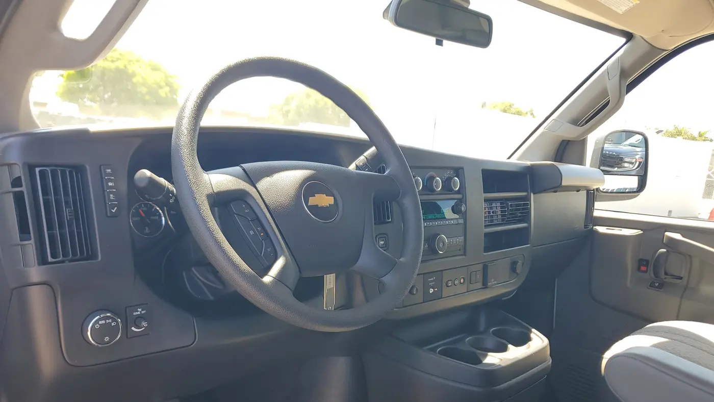 2025 Chevrolet Express LT 3500