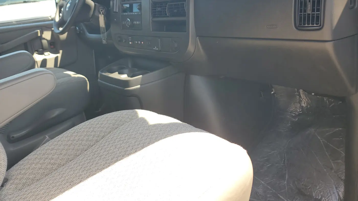 2025 Chevrolet Express LT 3500
