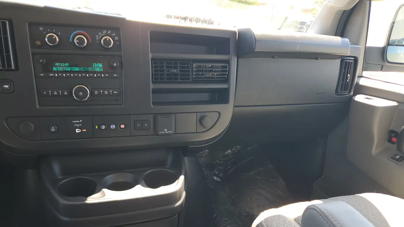 2025 Chevrolet Express LT 3500
