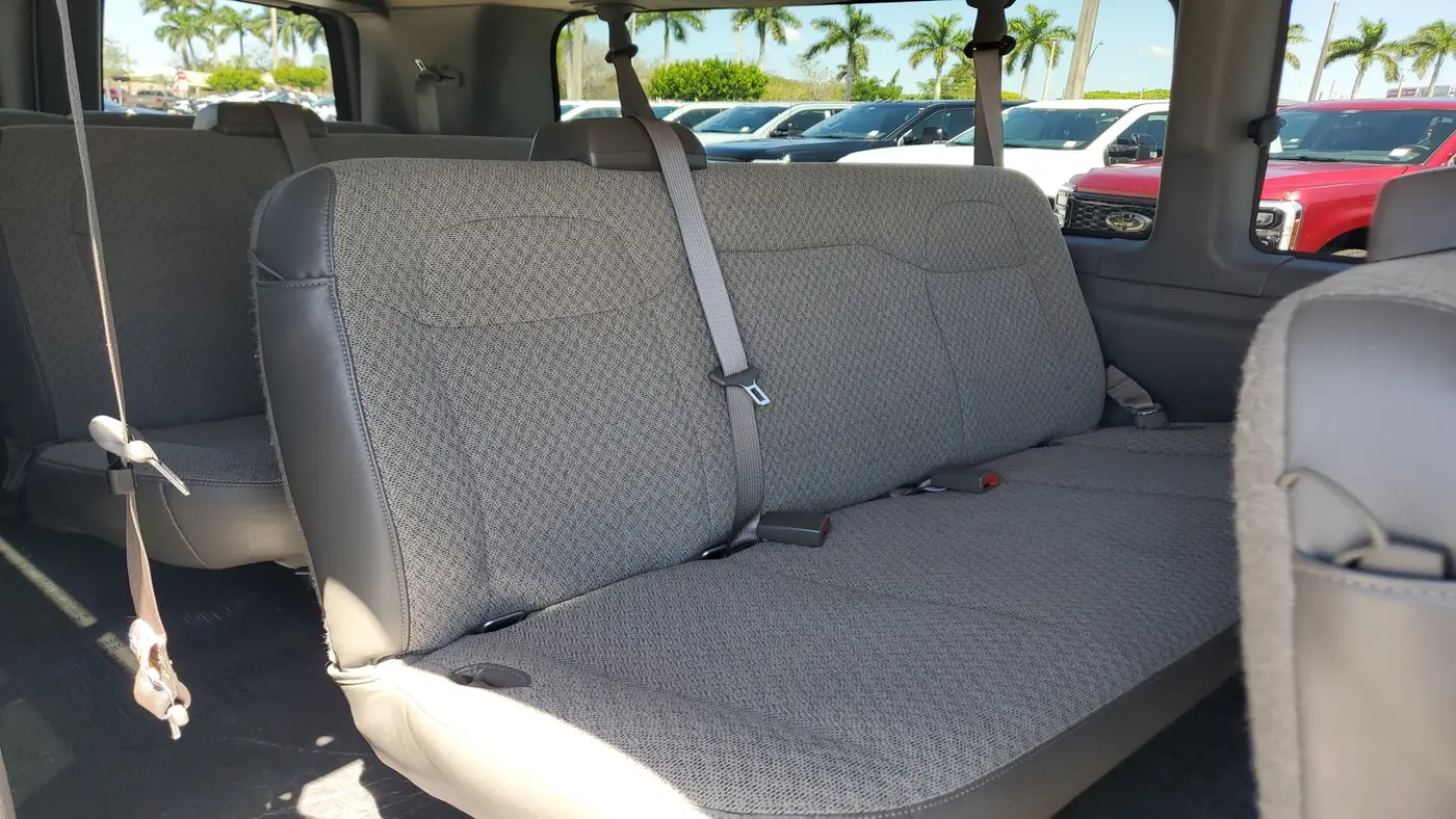 2025 Chevrolet Express LT 3500