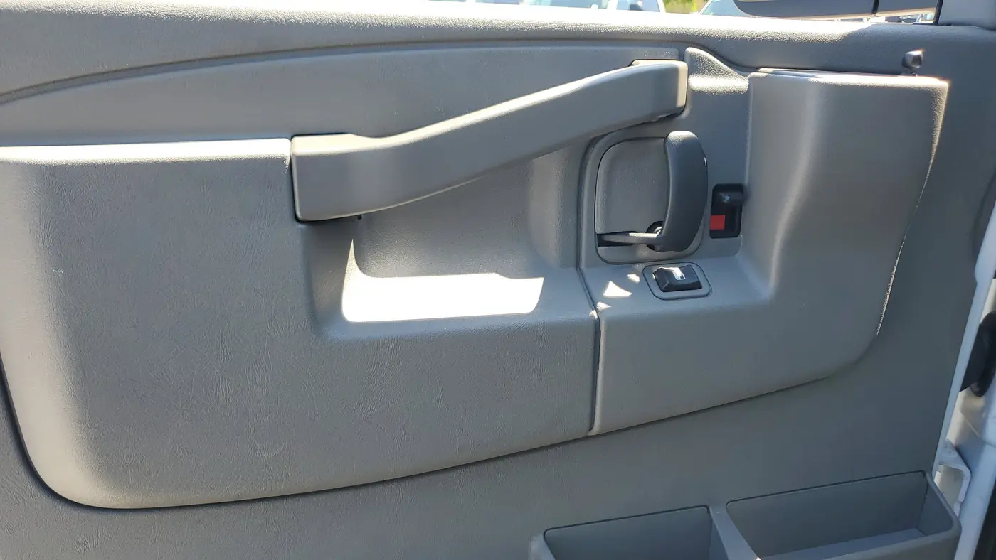 2025 Chevrolet Express LT 3500