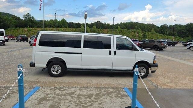 2025 Chevrolet Express LT 3500