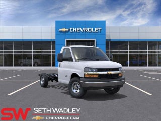 2025 Chevrolet Express with Summit White Exterior