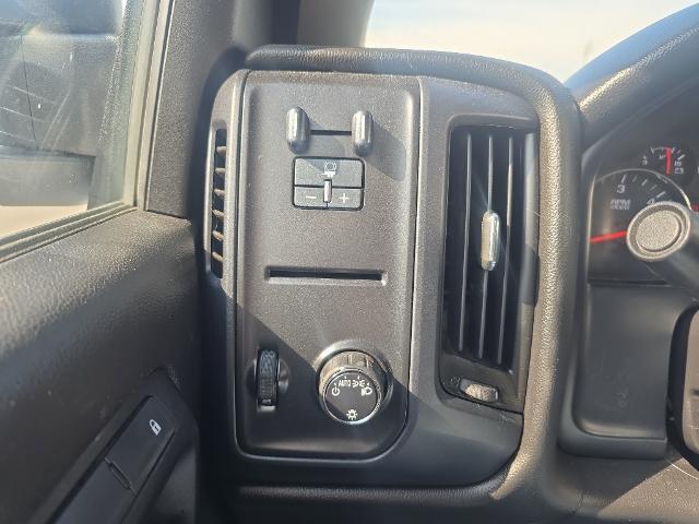 2015 Chevrolet Silverado - $22,995