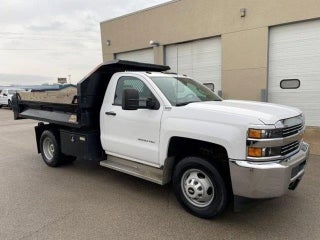 2015 Chevrolet Silverado 3500HD CC with Summit White Exterior