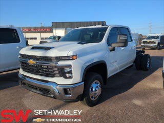 2026 Chevrolet Silverado 3500HD CC with Summit White Exterior