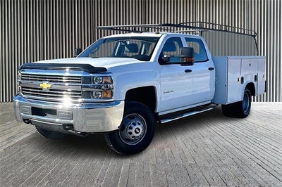2017 Chevrolet Silverado 3500HD CC 4X4 Work Truck 4DR Crew Cab Chassis