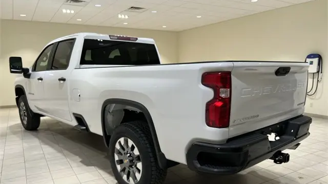 2025 Chevrolet Silverado 2500HD Custom