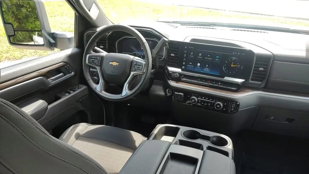 2025 Chevrolet Silverado 2500HD LT