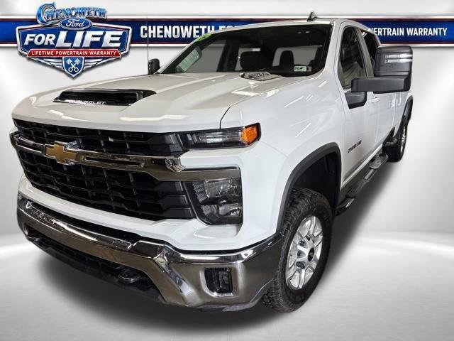 2025 Chevrolet Silverado 2500HD LT — photo 1 of 12
