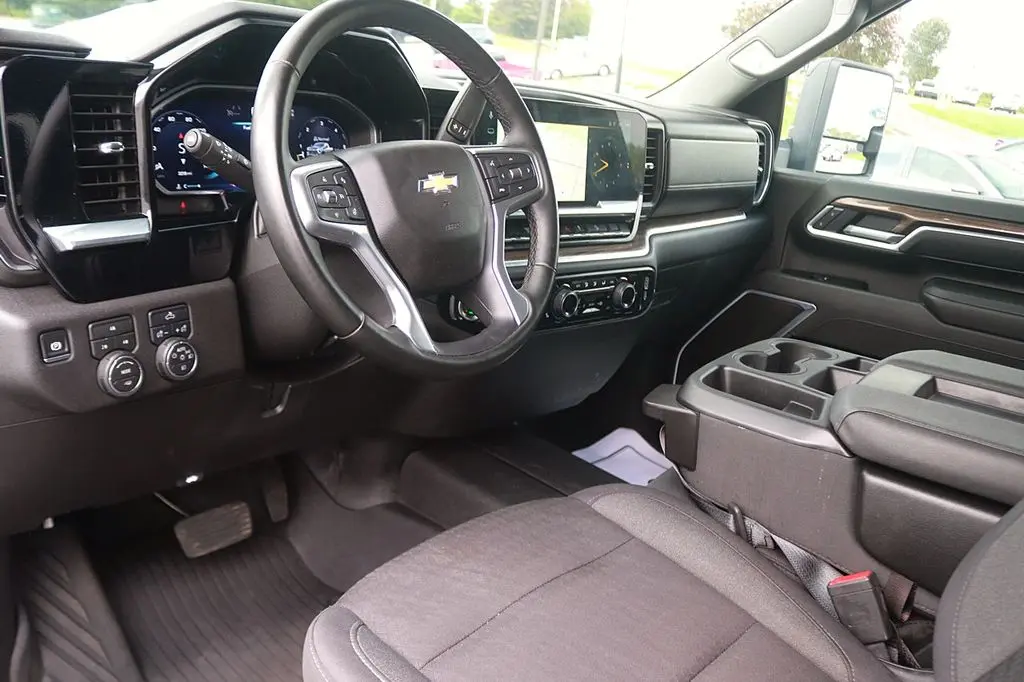 2026 Chevrolet Silverado Hd - $65,148