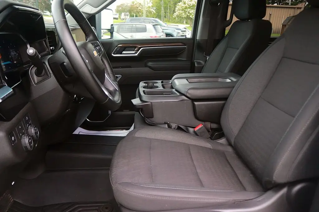 2026 Chevrolet Silverado Hd - $65,148