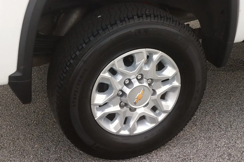 2026 Chevrolet Silverado Hd - $65,148
