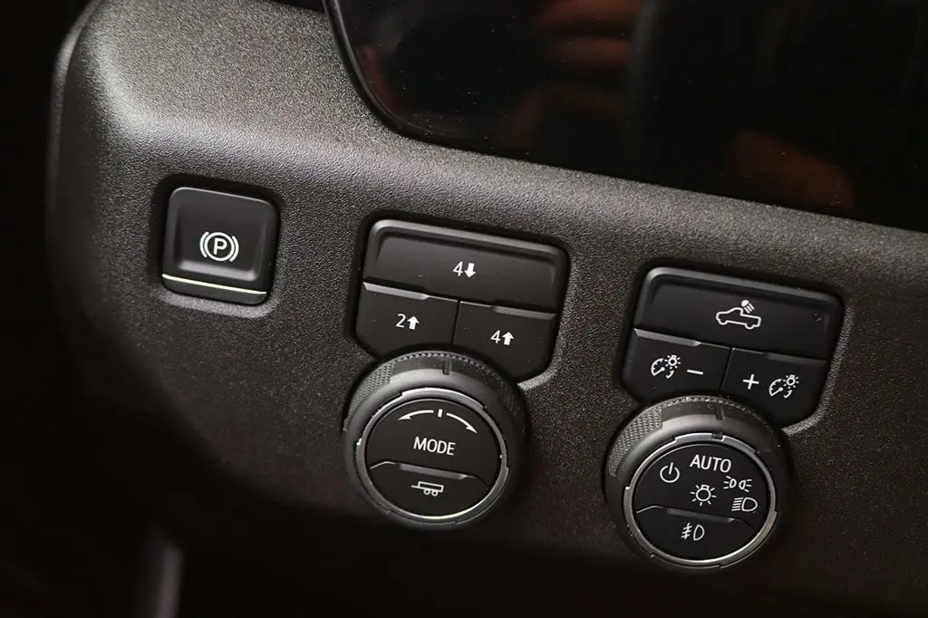 2026 Chevrolet Silverado Hd - $65,148