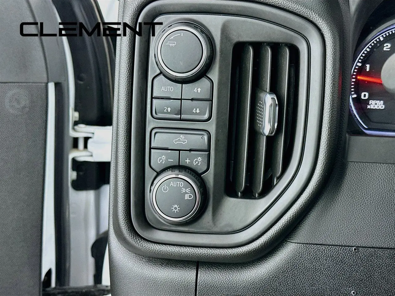 2023 Chevrolet Silverado Hd - $42,987