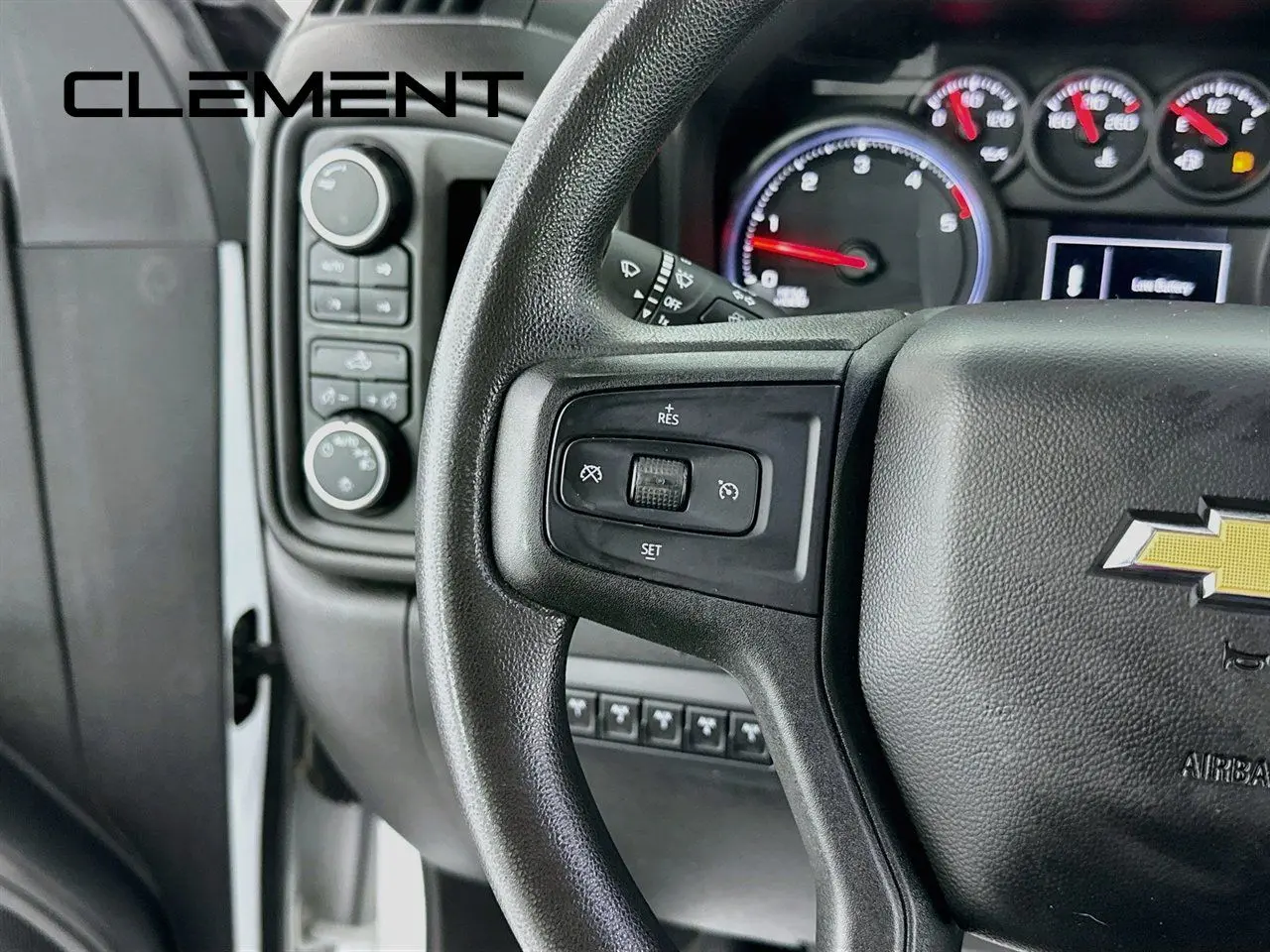 2023 Chevrolet Silverado Hd - $42,987