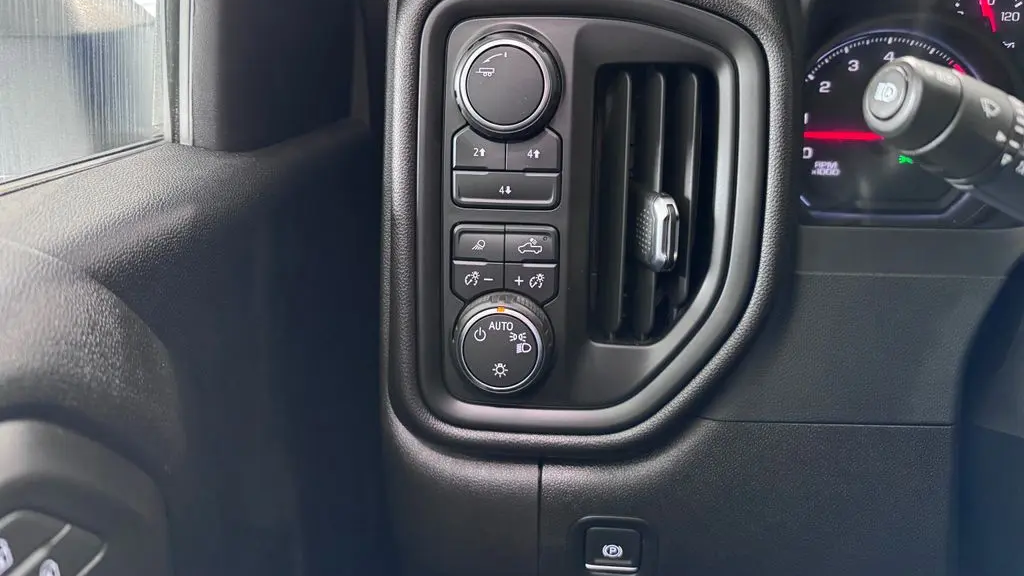 2024 Chevrolet Silverado 2500HD Custom