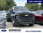 2024 Silverado 3500HD Thumbnail 1
