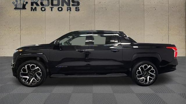 2025 Chevrolet Silverado EV RST