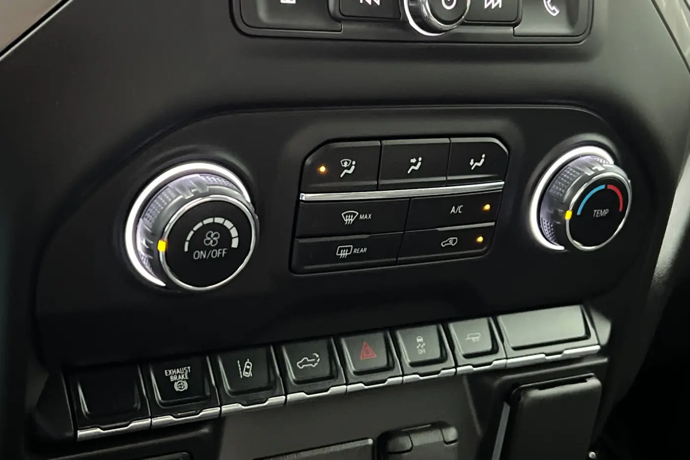 2025 Chevrolet Silverado Hd - $59,500