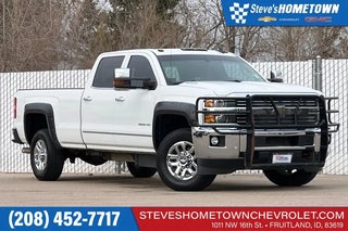 2015 Chevrolet Silverado 3500HD with Summit White Exterior