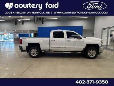 2017 Chevrolet Silverado 3500HD 4X4 LTZ 4DR Crew Cab SRW