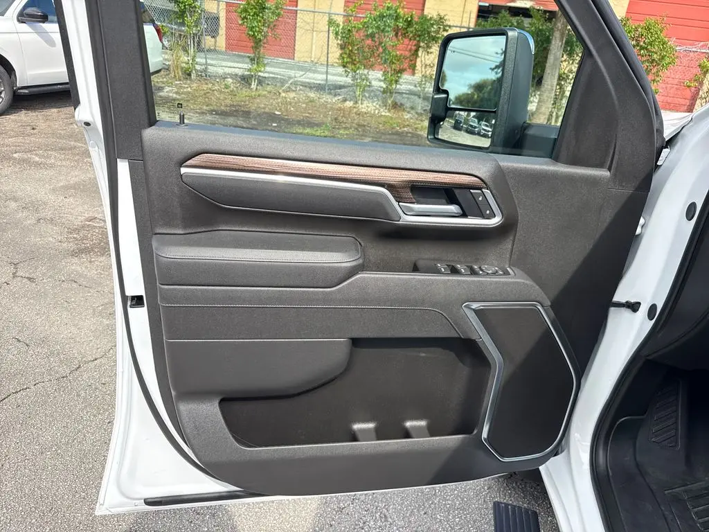 2026 Chevrolet Silverado Hd - $58,900